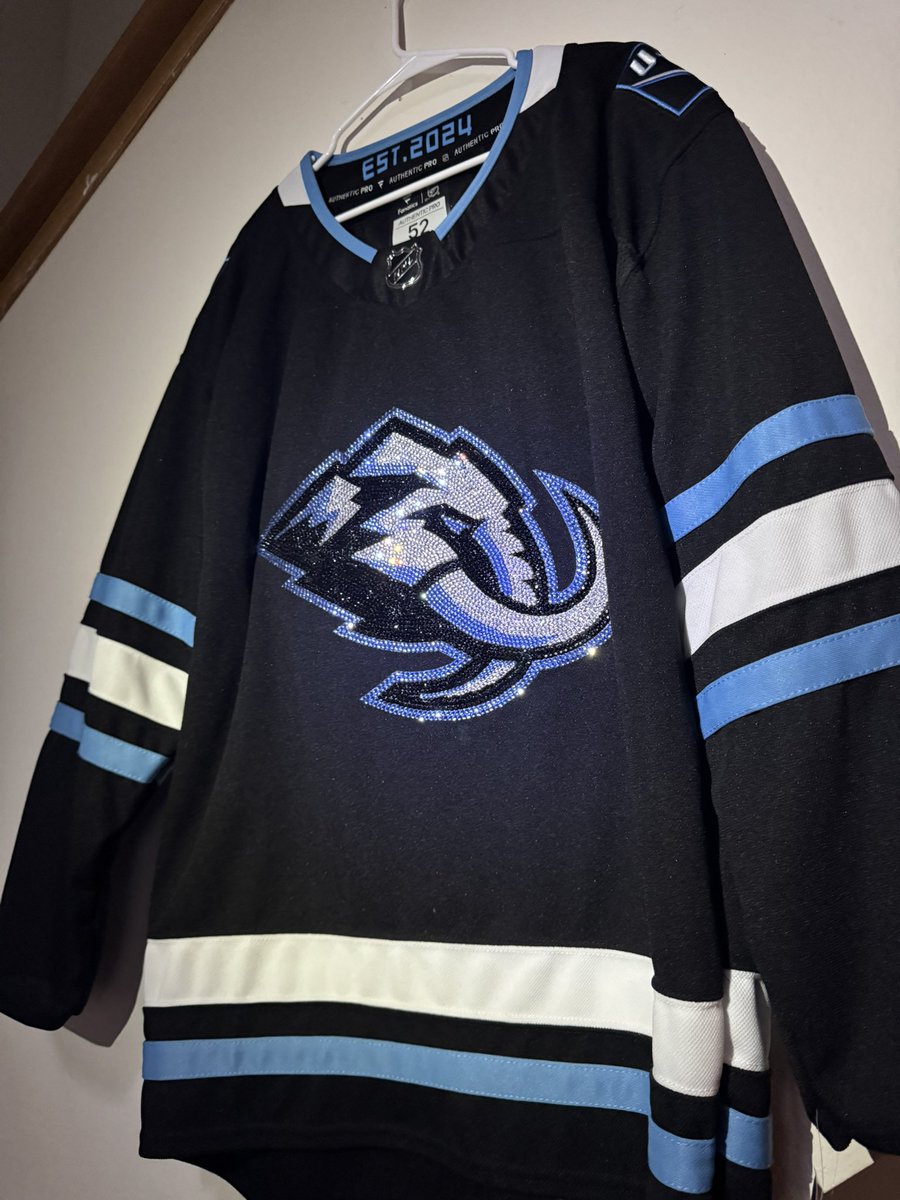 BlueLineBling's tweet photo. ✨GIVEAWAY✨
We’re giving away a bedazzled Utah Mammoth jersey! 
To enter
-Follow us
-Retweet this post
-Tag 1 other person in the comments
Giveaway will end June 16th 11:59pm and the winner will receive a DM on June 17th https://t.co/mYWMSLNm38
