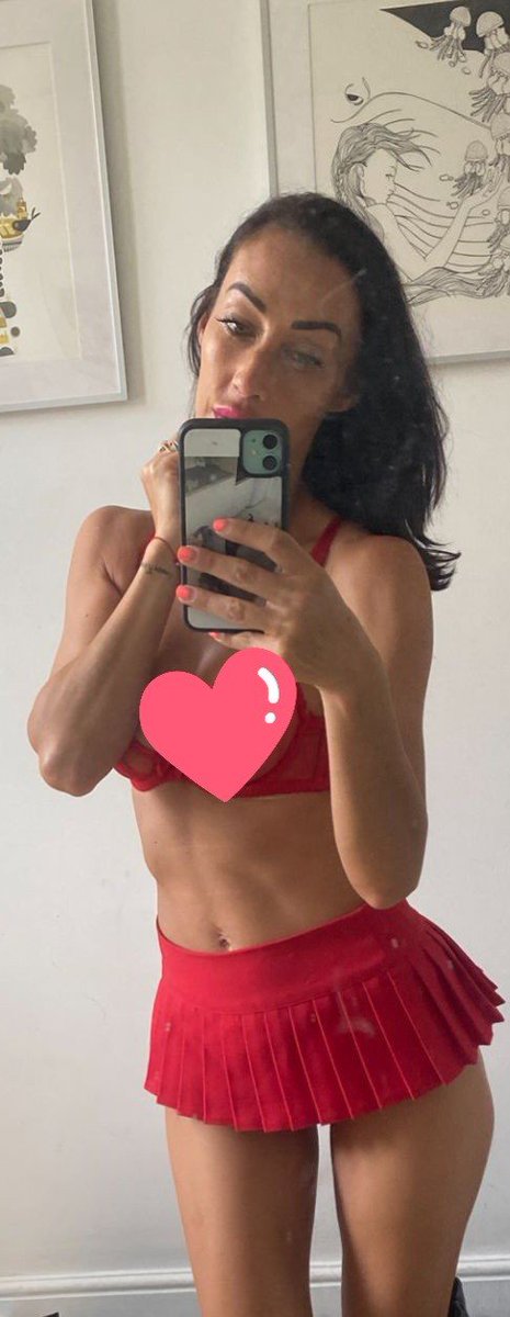 Maria Moore tweet media