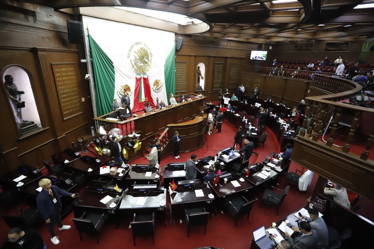 EncuentroDeMich's tweet photo. @CongresoMich aprueba reforma para proteger salud mental de personas cuidadoras https://t.co/jucUsrtwcU a través de @Encuentro de Michoacán https://t.co/Fb3IRdjn8q