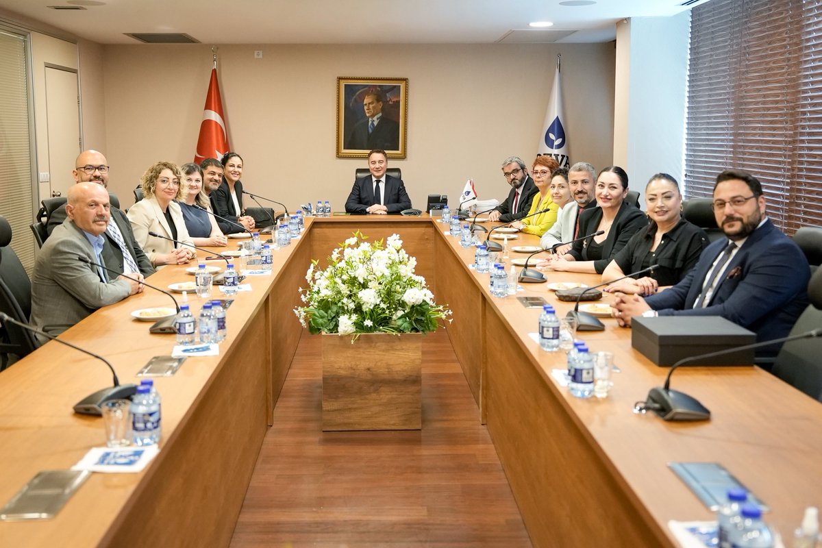 alibabacan's tweet photo. Genel merkezimizde Business Network International heyetini ağırladık.

İş dünyasının ve girişimcilerin gündemiyle ilgili faydalı değerlendirmeler yaptık.

BNI Türkiye'den Özgür Yılmaz’a ve arkadaşlarına ziyaretleri için teşekkür ediyorum. https://t.co/YkPrlXSACn