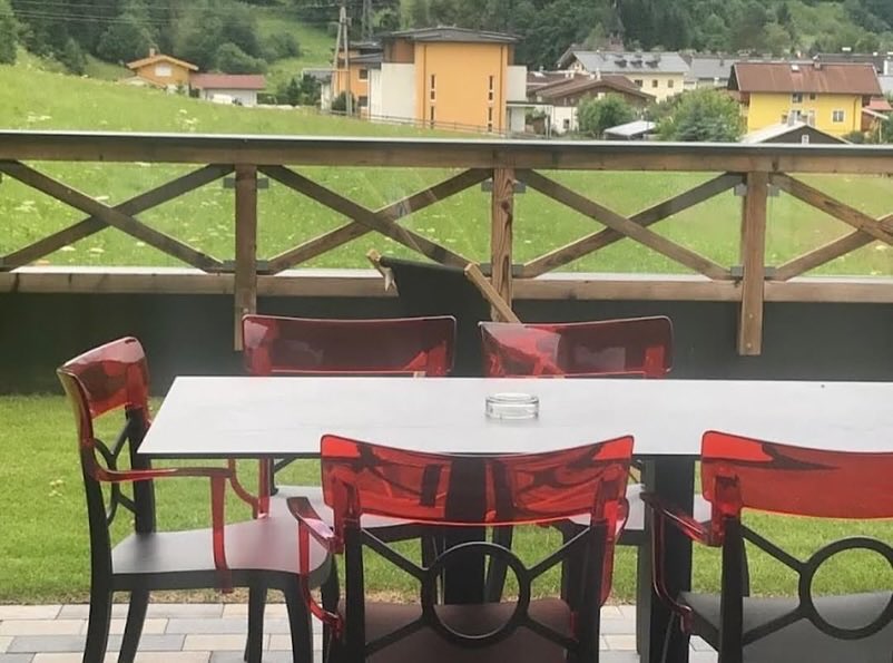 tourist_mood's tweet photo. مجموعة اجنحة فندقية نظيفة
تقع في #كابرون  
النمسا 🇦🇹 
تقدم بطاقة #زيلامسي كابرون
 تدخلون فيها الانشطة مجاناً
 مثل قمة كابرون الثلجية وغيرها 
وتوفرون مبالغ كثيرة 
✅ غسالة ملابس✅ ساونا
✅ مطبخ✅ شطاف للحمام
✅ افطار🅿️ موقف مجاناً
التقييم عالي👌

https://t.co/rSbUQXM5WA

♦️ واذا تبي اكواخ مرتبة على حسب كل مدينه وقرية 
بسويسرا والنمسا والمانيا والشمال الايطالي وزاكوباني جمعتها بملف pdf  ليسهل البحث عنها  

https://t.co/OhLZWk464S