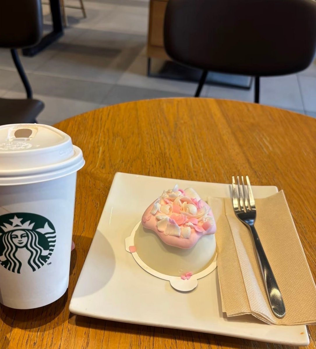 Prosepine's tweet photo. Coffee shops and quiet moments always bring me peace ☕🤍🌸 https://t.co/zZT8WtcVsR