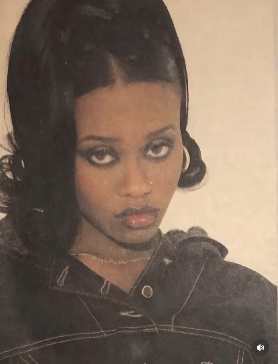 bleachedfrontal's tweet photo. Tamika scott from escape, 1997 https://t.co/3QtPNVUrlq