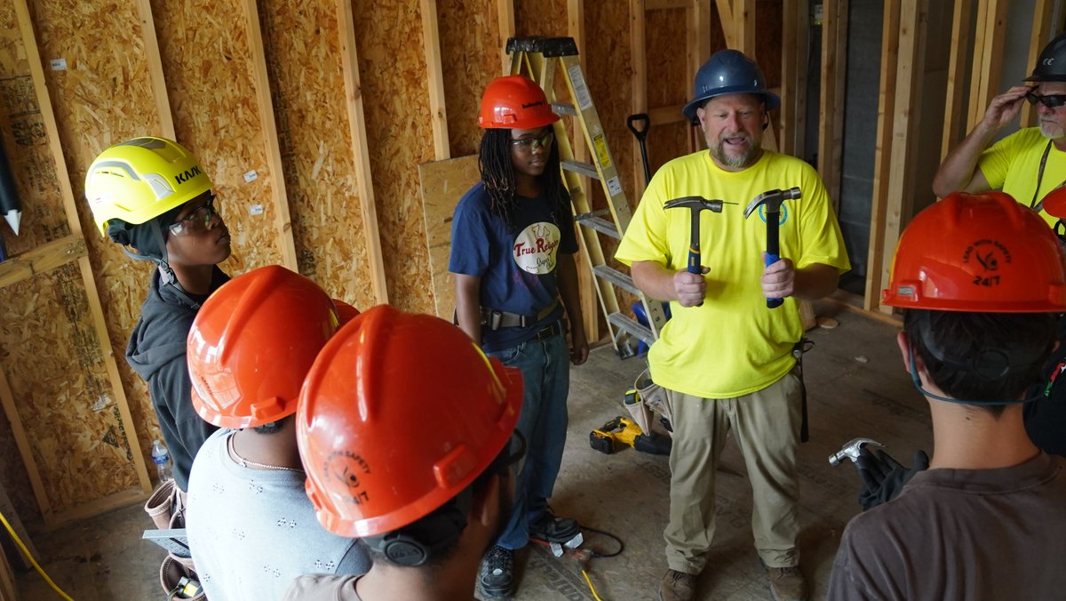 HenricoCTE's tweet photo. Our Summer Building Trades students are working on our House Project. One team is learning masonry and bricking in the foundation, and another team is learning how to frame. #HenricoCTE #LifeReady #Henrico More pics: https://t.co/ZrjyZCkbwP https://t.co/FJneBOZ7Hp