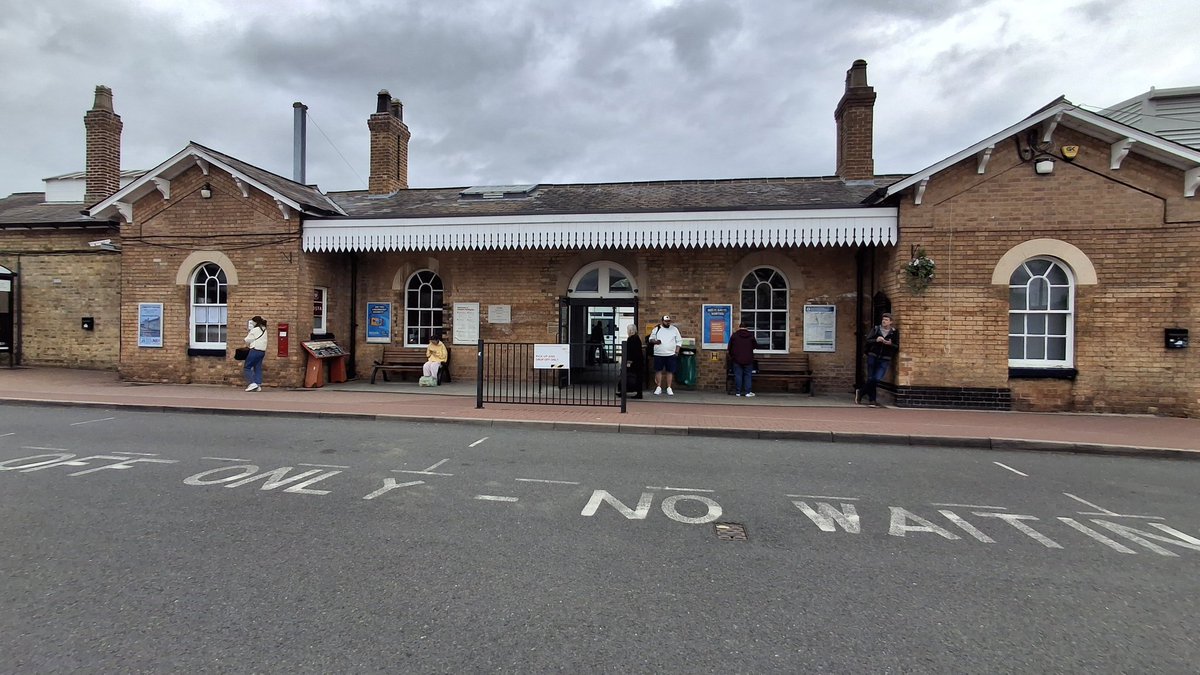 Liz_Kentish's tweet photo. 1st ever visit to Newark today. The lovely Steve Harley would have chuckled 😉
#IYKYK #anagram https://t.co/AjHnOnQ0rQ