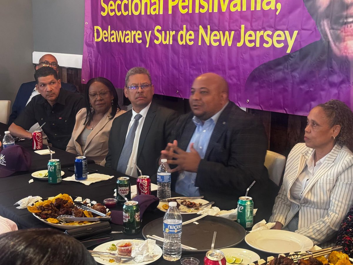 DilenMontero's tweet photo. La Seccional del PLD de Pensilvania, Delaware y el Sur de New Jersey, les abrió los brazos a la nueva visión de conexión social y comunitaria del Partido, en una fructífera conversación con el liderazgo comunitario y la dirección política.

Agradezco el calor del recibimiento y las disposición de aportar a fortalecer el vínculo del PLD con las bases sociales de la comunidad dominicana en el Exterior.

#ComunitariosPLD ✨