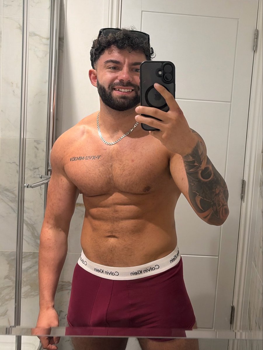 DcAlpha00's tweet photo. Its too easy for me to get what i want😏 https://t.co/N4sev75Oqn