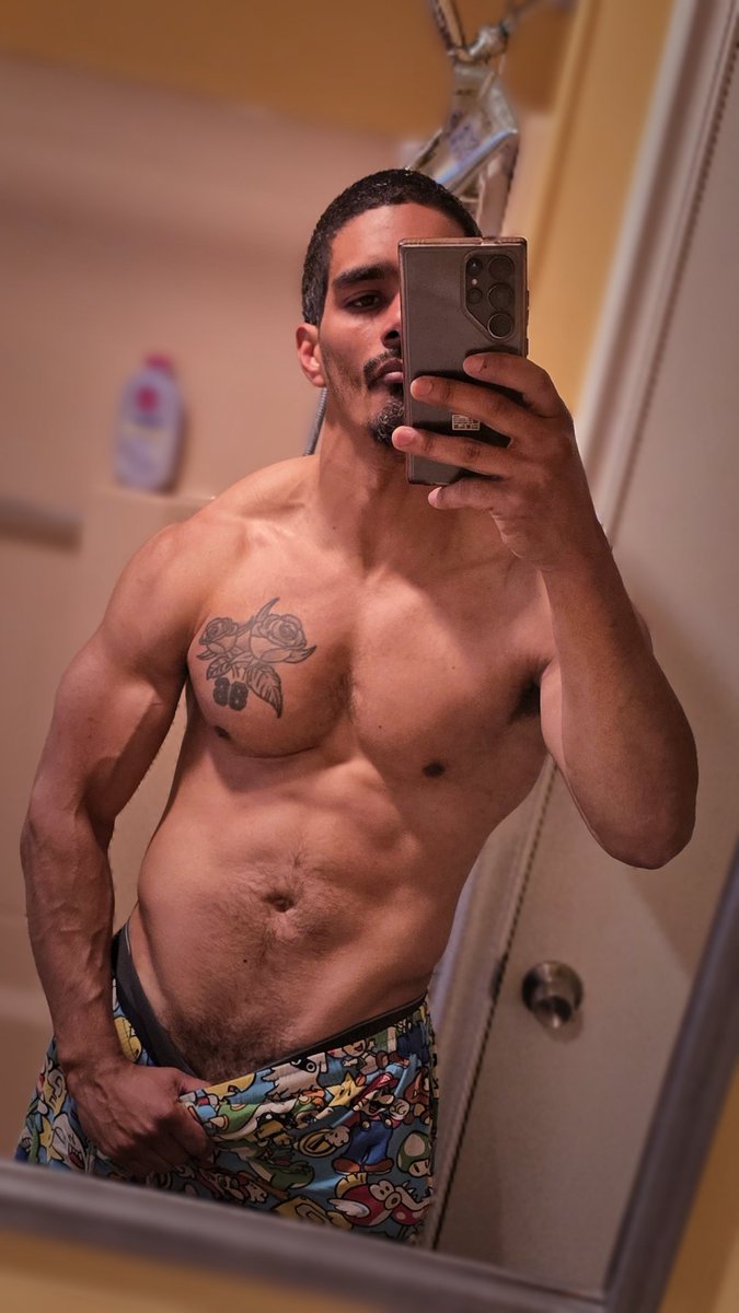 JamRock_47's tweet photo. Better shape at 38 than I was at 28 https://t.co/dzz2areFHP