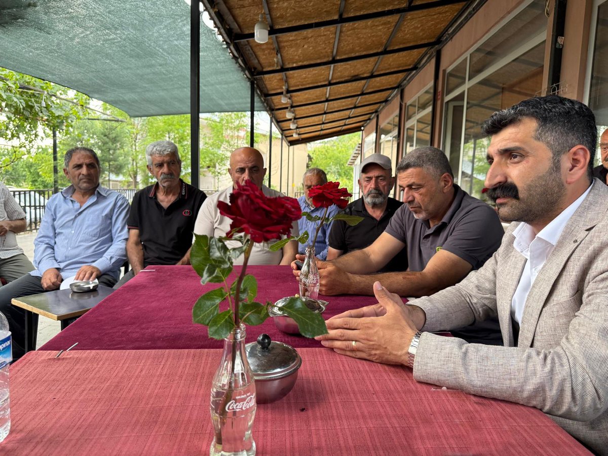 kulpbelediyesi's tweet photo. Eşbaşkanımız Murat İpek ve Meclis Üyelerimiz Narlıca mahallesini ziyaret ederek yurttaşların öneri ve taleplerini dinledi.

Hevşaredarê me Murat Îpek û endamên meclîsa me serdana taxa Tîyaxê kirin û guh dan pêşniyar û daxwazên welatiyan.

@Fatmaaypasur l @Vet_Muratipek https://t.co/jOsVcMYmQL