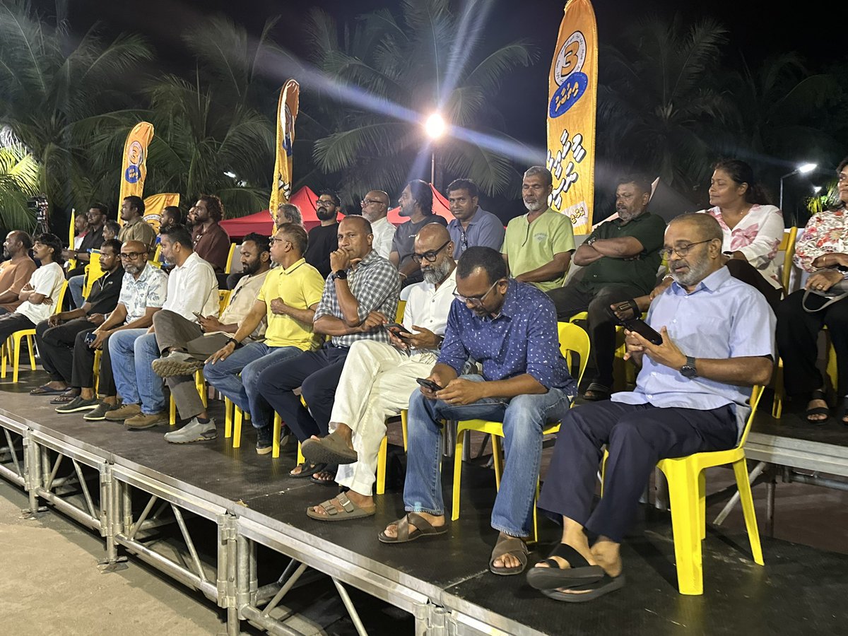 mrsays_'s tweet photo. އިތުބާރު ކެމްޕެއިން ނިންމާ ބޮޑު ޖަލްސާ
އެމްޑީޕީގެ ޗެއަރޕާސަންކަމަށް @MickailNaseem ✅3️⃣ https://t.co/rgye87yij0