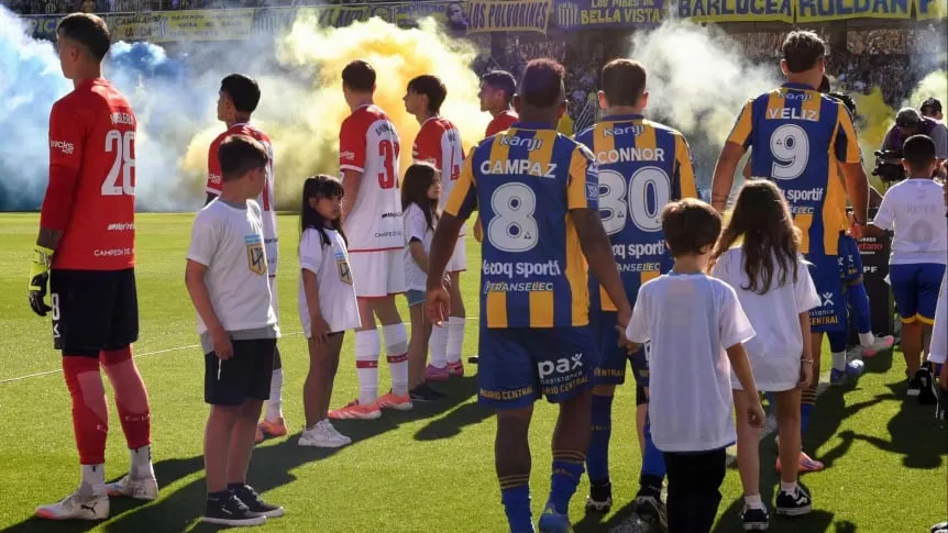 ValenTurello7's tweet photo. #EDLP | "No existe ninguna rivalidad con Rosario Central. La inventaron ellos".

Juan Sebastián Verón en @Deportivo1270 https://t.co/Lk9xujEHf6
