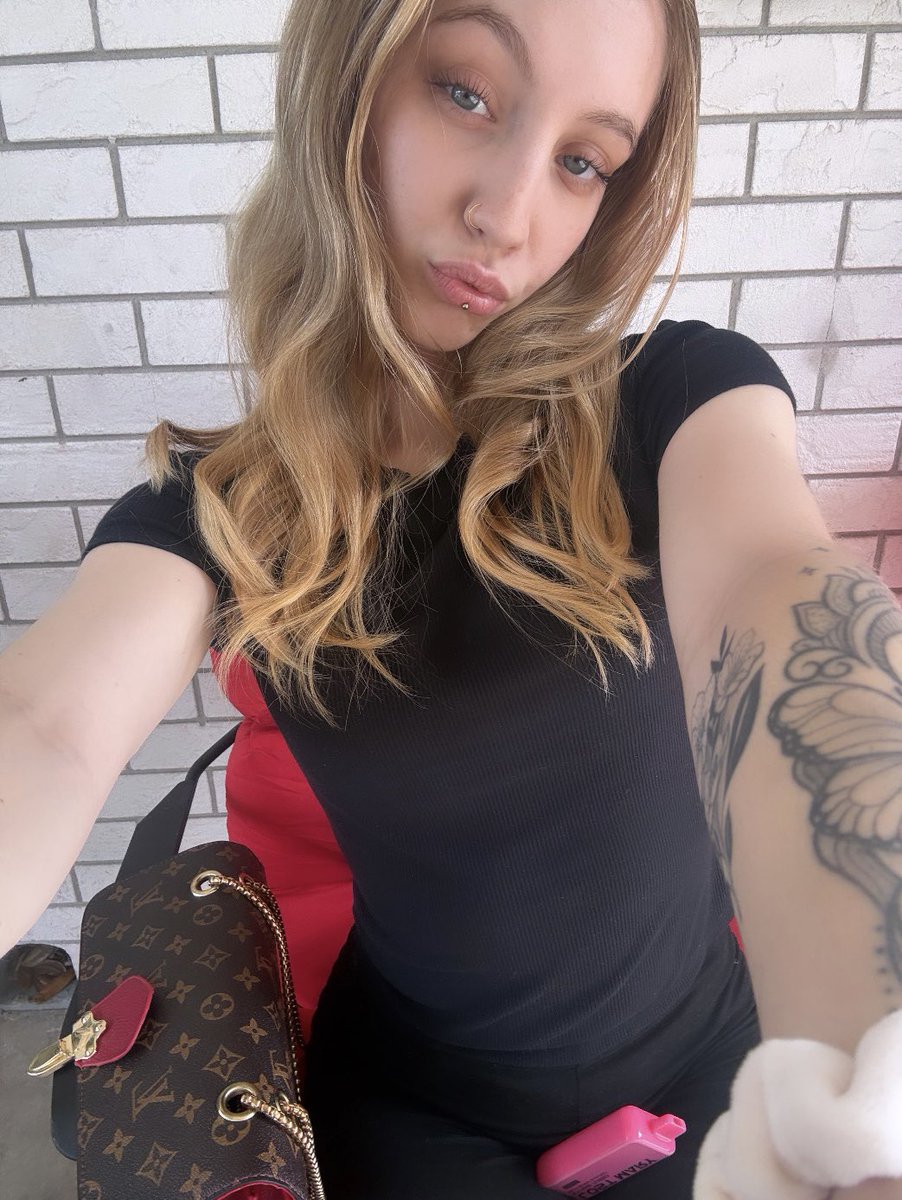lillyluxexo's tweet photo. hi my loves 🩷 
made this my backup because this app keeps acting weird on my main 😭 follow me here so we don’t lose each other https://t.co/80FeEDOcAz