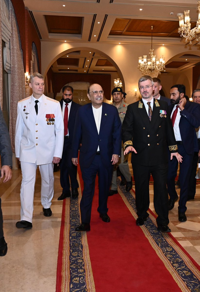 MediaCellPPP's tweet photo. President @AAliZardari at a reception held to mark the National Day of the Russian Federation. https://t.co/xzA2xt9ghS
