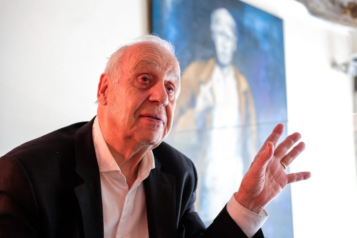 lvslmedia's tweet photo. Nous apprenons le décès de Jean Ziegler. Sociologue suisse, il a été rapporteur spécial pour le droit à l’alimentation du Conseil des droits de l’homme de l’ONU (de 2000 à 2008). Nous avons eu l'honneur de le compter parmi nos contributeurs [fil à dérouler🧵]. https://t.co/7w0jnMAVBA