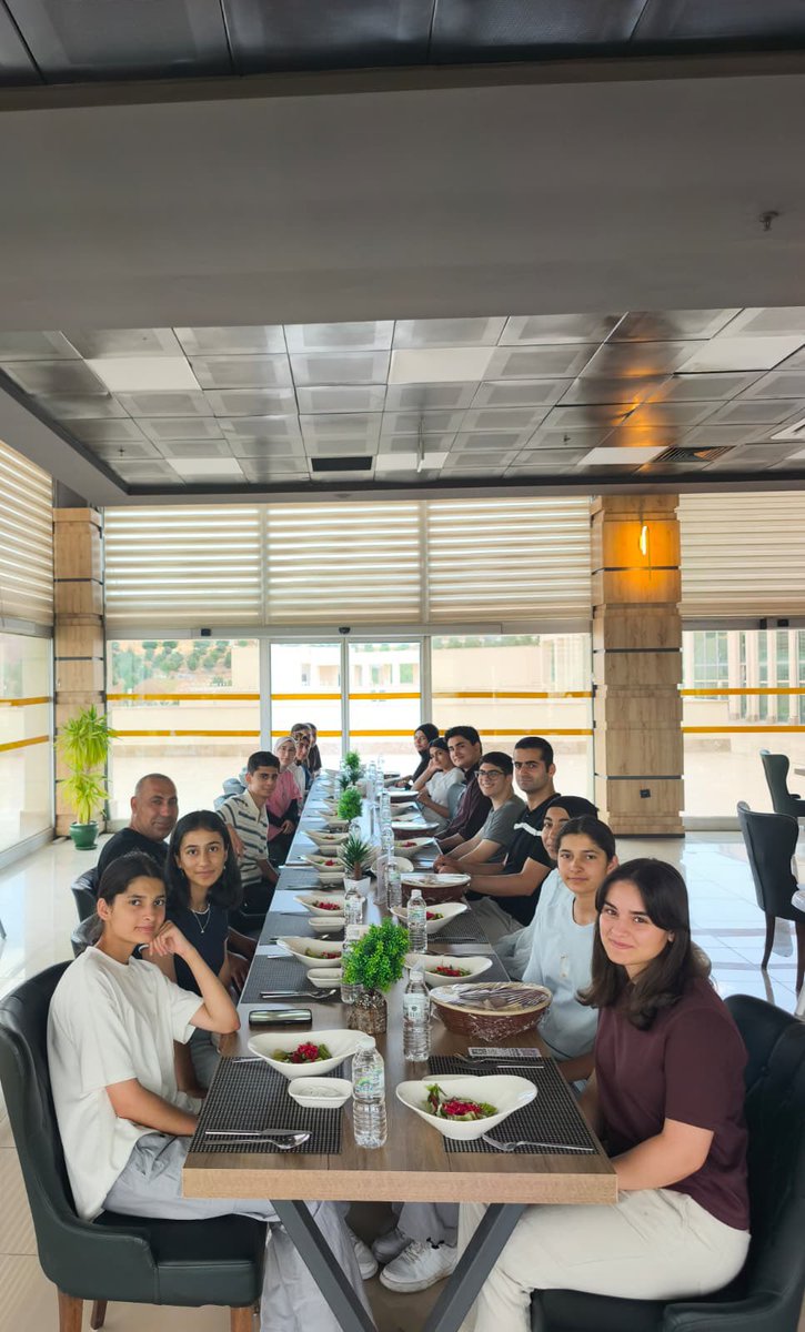 MidyatFen's tweet photo. @mardinartuklu Rektörü Sayın @ibrahimozcosar ‘ın davetlisi olarak öğrencilerimiz üniversiteyi gezme fırsatı buldu. Değerli rektörümüze misafirperverliği için teşekkür ederiz. @midyatilcemem @abdurrahimdmr47 @abdubakitek @MidyatFen https://t.co/QCa4GqDk1o
