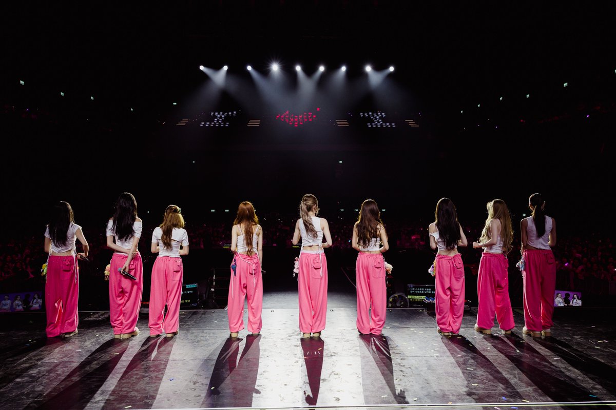 Newsideupdate's tweet photo. สุดจะเริ่ด! I.O.I สาดความสุขล้นฮอลล์ สมมง 10 ปีที่รอคอย ปลดล็อกความคิดถึงกับแฟนไทย ใน "2026 I.O.I Concert Tour: LOOP in BANGKOK"

👉 https://t.co/7pupO5PqZ4

#IOI #LOOP #IOICONCERTTOUR_LOOP_IN_BANGKOK #iMeThailand #NewsideUpdate https://t.co/zk7FigPMP9