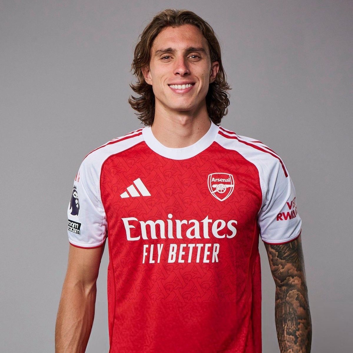 JoeDahMayor's tweet photo. Real Madrid fans who do you prefer between this two as the better signing https://t.co/2ug7kCP9fv