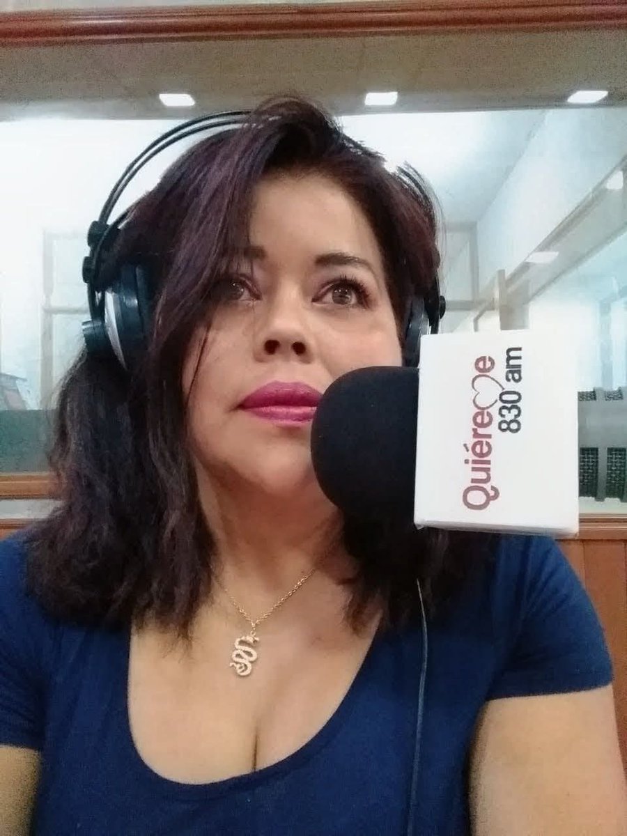 Minalaywer's tweet photo. Aviso Parroquial 👇

Para todos los que por primera vez entran en contacto con su servilleta Mina Moreno a través de todas mis redes sociales #TikTok #instagram #x #facebook 

Y están realizando #denunciaciudadana o piden ayuda para viralizar #Alertas #ambar por #desaparicion de #niños 

*Primero decirles no están #solos #solas 

*Segundo el contacto es directamente conmigo, yo respondo a sus mensajes ( no tengo asistentes, ni sombra, ni comunity manager)

*Tercero y más importante aquí estoy y créanme les ayudaré en todo lo que pueda, pero aclaró no soy súper mujer, soy solamente  una humilde periodista, defensora de derechos humanos y abogada que predica con el ejemplo y vive bajo su credo.

Y sí esa de la fotito soy yo cuando hacía radio en el 830 am

guillermina0204@gmail.com