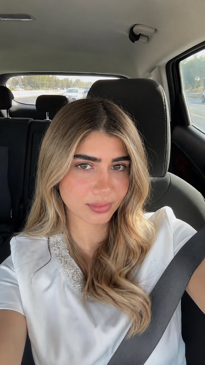 beeeezzo's tweet photo. من obsessed😭🤏🏼 https://t.co/l81zrhT8Ll