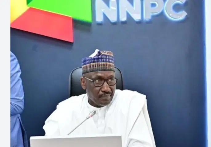 vanguardngrnews's tweet photo. Senate orders Kyari’s arrest over N210tn audit queries

https://t.co/C9YTqWcLLN https://t.co/n7KO7wGADZ