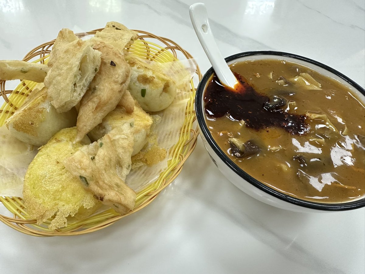 emmabung's tweet photo. Last batch of Yangling photos. The rou jia mo was to die for! 🥩 🦋 https://t.co/kjSgSfASGa