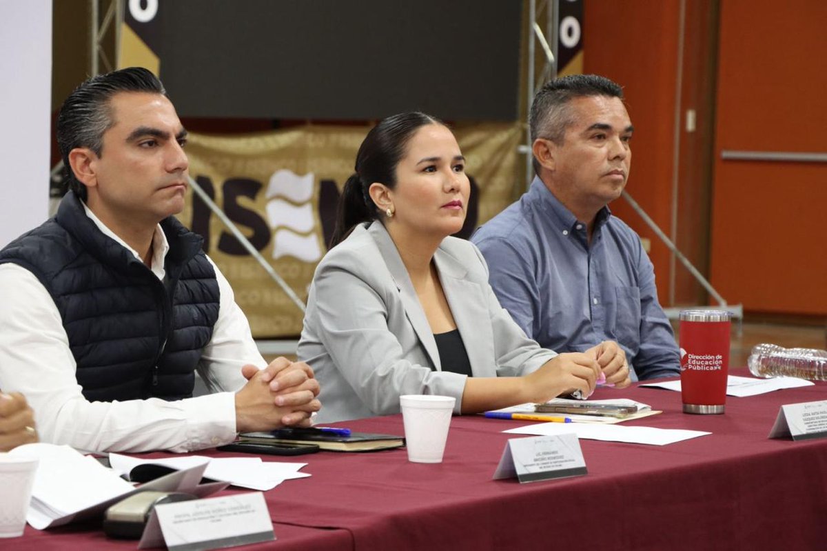 educacioncolima's tweet photo. Este órgano tiene como objetivo dar seguimiento al cumplimiento de metas, programas y acciones del sector, fortalecer la planeación, evaluación y articulación de políticas públicas en materia educativa, cultural y deportiva, apegado a los objetivos del Plan Estatal de Desarrollo. https://t.co/6D4LV6CpeU
