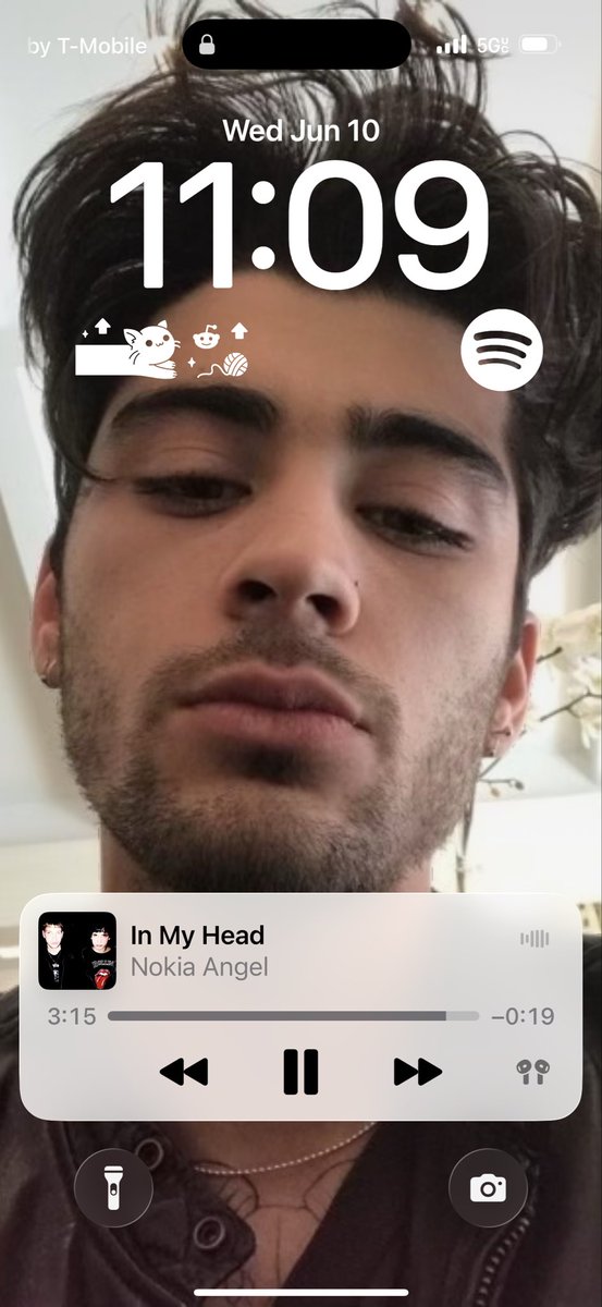 fairlylocalhoe's tweet photo. my god nokia angel i love you https://t.co/8btjcQNXsf