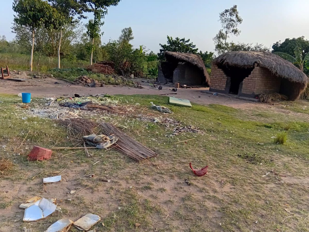 RadioPacisnews's tweet photo. The death of a pregnant woman in Odrufuni Ward, Leju Town Council, Terego District, has sparked chaos, leading to the demolition of houses and destruction of food crops and animals.

According to eye witnesses, relatives of the deceased allegedly carried out the destruction. https://t.co/51fwtULepd