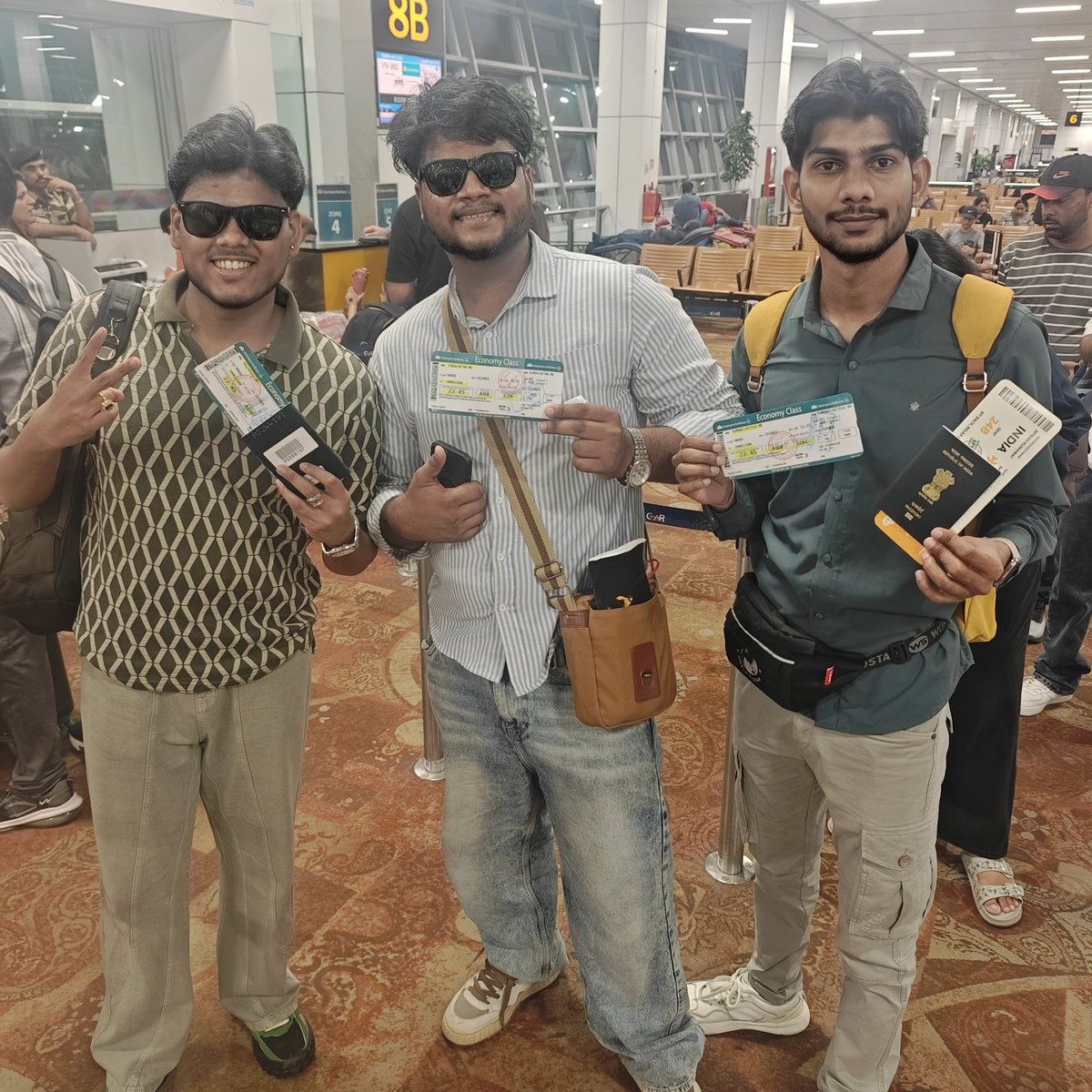 TechSAM009's tweet photo. All Set..🤩🤘
#IFM
#iQOO
#Vietnam🇻🇳
@IqooInd 
@nipunmarya 
@parakram_h https://t.co/6QkPbyUlxj