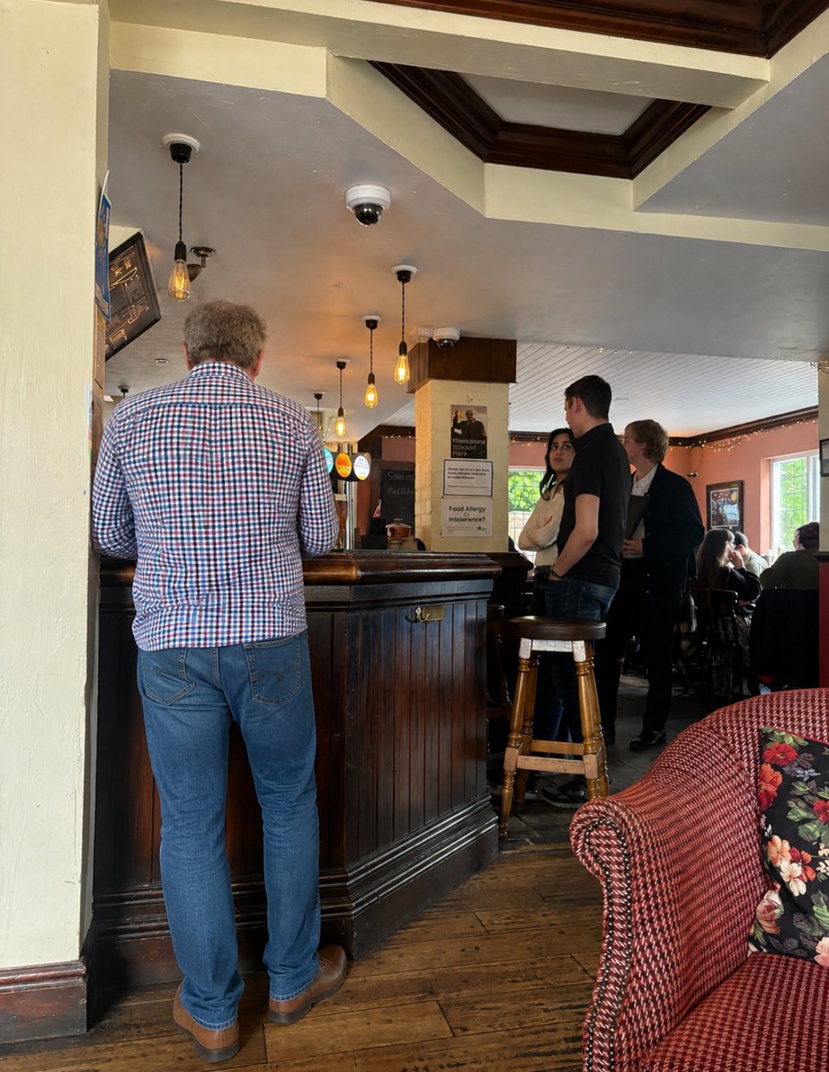 samjalexander98's tweet photo. Jezza in the local https://t.co/OKSLJCiCLp
