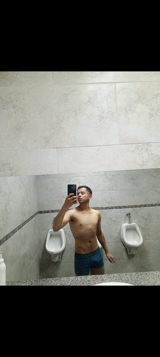 RyanR57430's tweet photo. Soooooo pucta!!! Me creí guapo 😈🔥
#Lojano #lojanoenquito https://t.co/QXKxX1KQqG