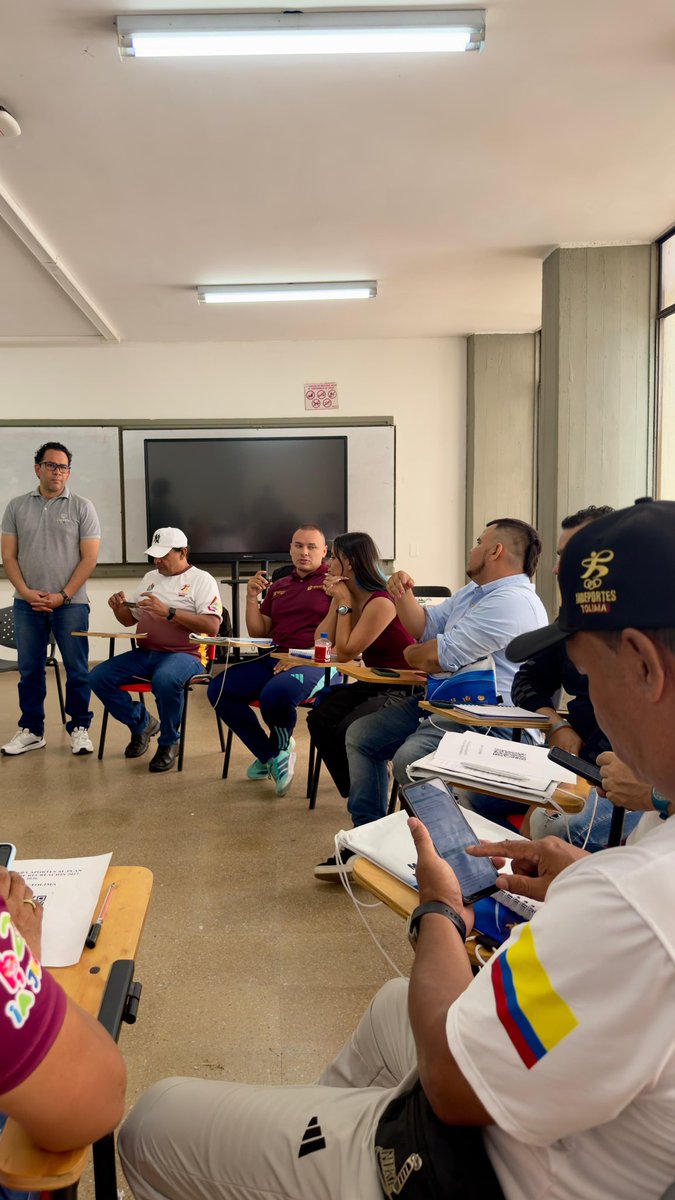 MinDeporteCol's tweet photo. 🌿 Una jornada de encuentro, diálogo y construcción colectiva que reunió experiencias, propuestas y miradas desde los territorios, fortaleciendo el trabajo conjunto por una recreación más incluyente, participativa y cercana a las comunidades. https://t.co/4PUYfzrvyY