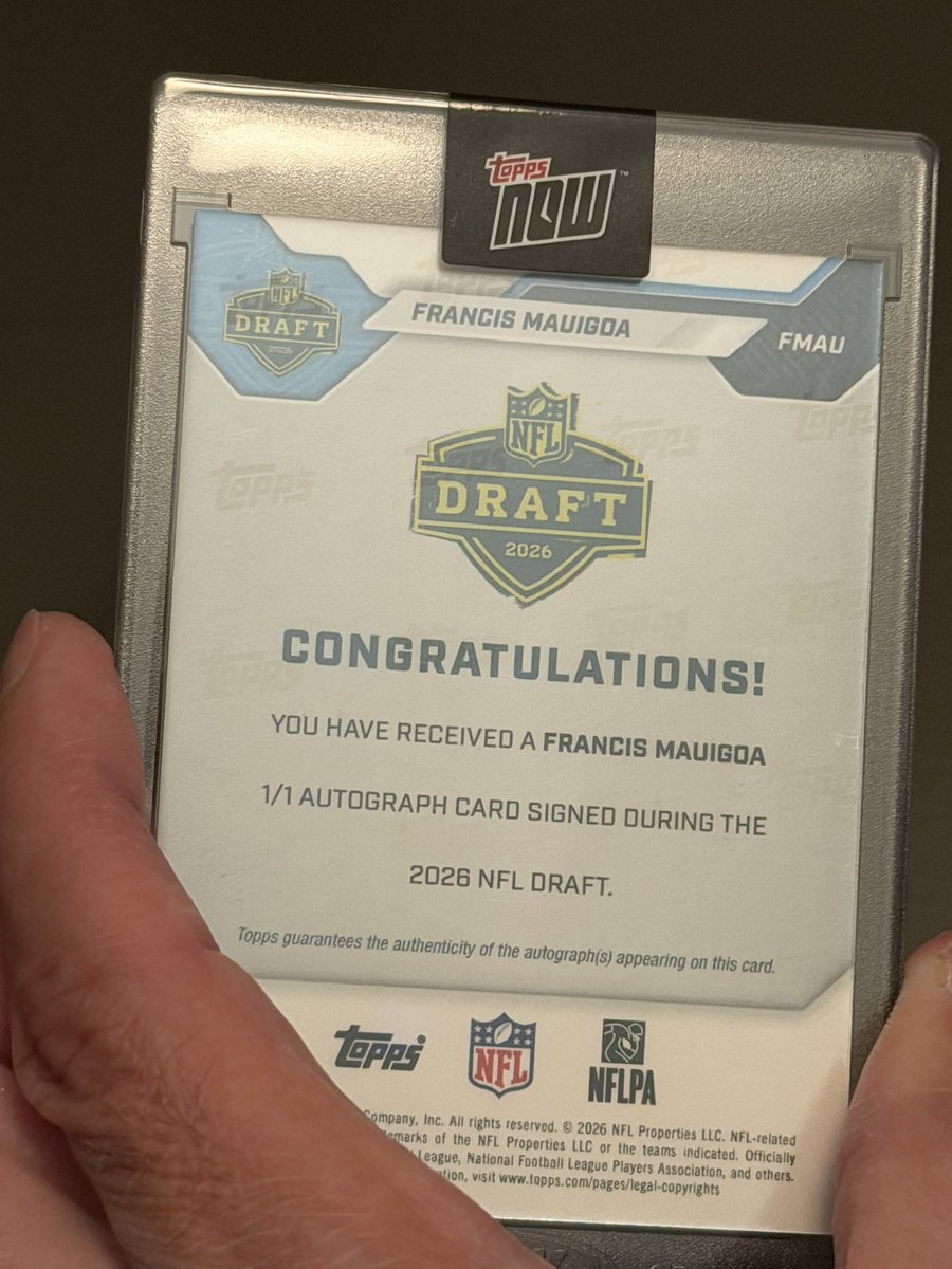 KLinder7's tweet photo. Finally got to opening some Topps Now packages and wow what a monster hit! 1/1 and first NFL auto. @CardPurchaser @Topps @FrancisMauigoa @NFL @FanaticsCollect @Giants https://t.co/SyVUxYjE3s