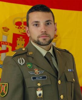 PlataformaMill1's tweet photo. #TalDíaComoHoy, 10 de junio de 2021, fallece el sargento Rafael Gallart Martínez, del #Tercio #AlejandroFarnesio IV de #LaLegión, en un salto paracaidista al agua durante el curso de #OperacionesEspeciales, frente a las costas de #Cartagena (#Murcia).

¡Siempre presente! https://t.co/fHrLm9f7VY