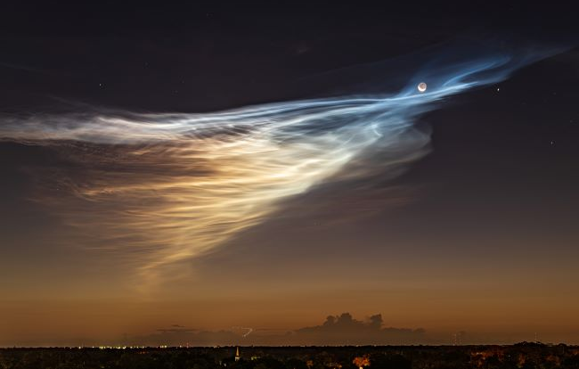 indy_ams's tweet photo. 📸 Time is running out! The 2026 AMS Photo Contest closes June 30.
Four winners will receive $200–$500 and a 1-year AMS membership.
Learn more & enter (1 photo/person):
👉 https://t.co/Cb1anNBGJi 👈
Photo by Pascal Fouquet
#Weather #Photography #AMS #IndianaAMS #indy_ams https://t.co/OsmyZYcTBt