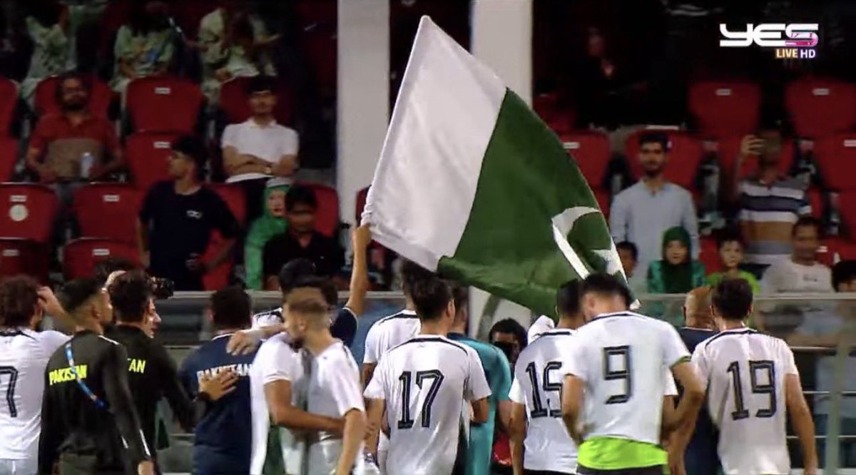 Kaleemullah_10's tweet photo. Pakistan Football Team ko tournament Jeetne par dil se Mubarak 💚🇵🇰
Har player ne bohat acha khela. Proud of you Boys 👏 https://t.co/MdzxNmbPte