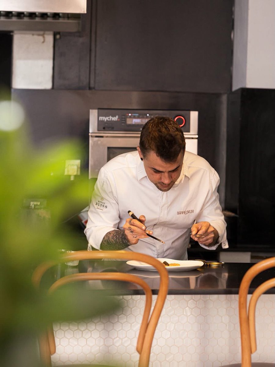 aunicos's tweet photo. Un placer trabajar desde 2019 con Barra Baja restaurante en Sevilla, la cocina abierta al producto andaluz de Rafa Liñan. https://t.co/FgF0c7LIdU