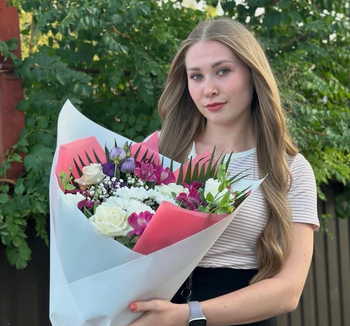 BohuslavskaKate's tweet photo. This is Olha, she was  22-year-old. Russia killed her yesterday in overnight  attack  on Chuhuiv, Kharkiv region 🕯💔

She was seven months pregnant. Olha’s husband is currently serving in the Armed Forces, defending Ukraine.

​Olha worked as a psychologist at "Shans" (Chance), a local comprehensive rehabilitation center for people with disabilities, where she dedicated herself to helping children.