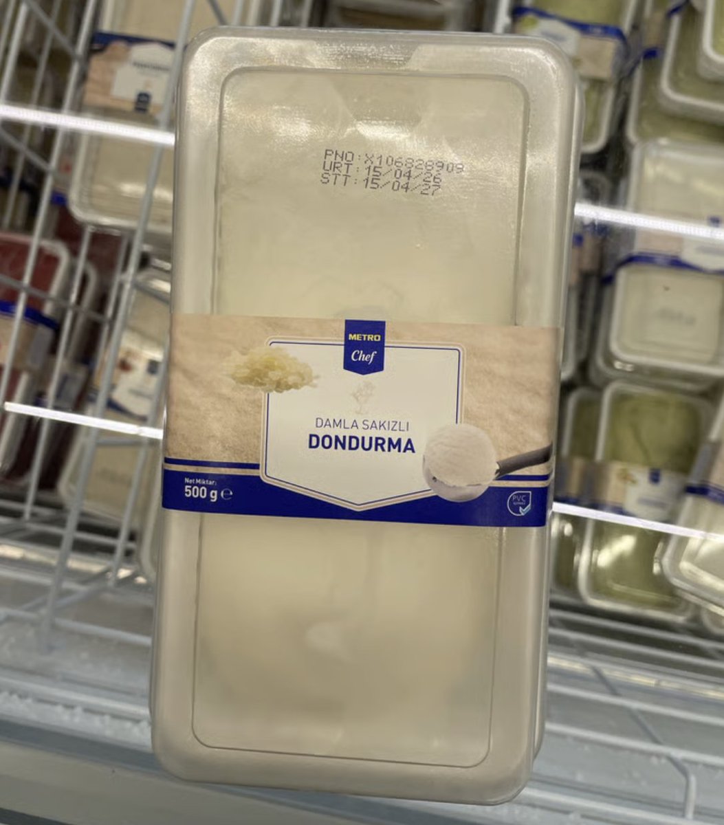 gidadedektifi's tweet photo. Metro marketlerde Metro Chef markasıyla satılan damla sakızlı dondurma Mado markasıyla bilinen Yaşar Dondurma tarafından fason olarak üretiliyor.
Ürün içeriğinde;
Sofra şekeri,
Glikoz şurubu,
Kıvam arttırıcılar ve emülgatör ile %0,05 yani onbinde 5 oranında damla sakızı yer alıyor.
https://t.co/3S4sWa73UU