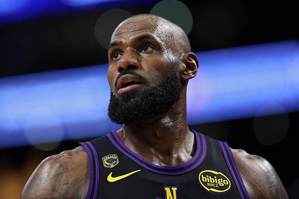 TheDunkCentral's tweet photo. LeBron says there isn’t enough basketball knowledge on today’s NBA pregame and postgame shows 😳

“I don't watch a lot of like pre-game shows, post-game shows because just, you know me, you already know how I am about that sh*t. Because they don't speak about the game enough. There's not enough knowledge about the game, breaking down the game, the, you know, what it means as a fan to actually learn about the game or what, what we're watching.”

(Via https://t.co/JyhNf4DapL)