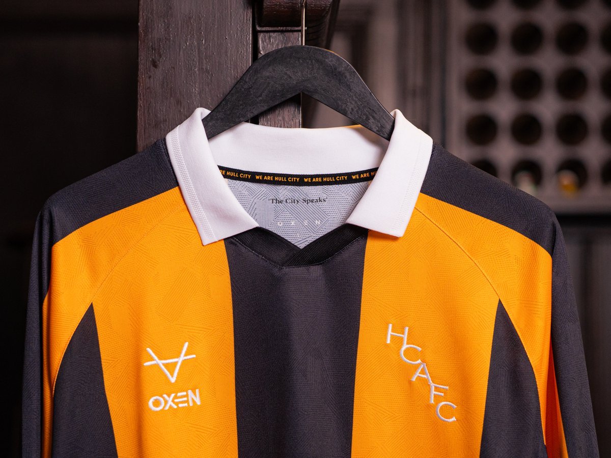 Camahei's tweet photo. Oxen Sports es el nuevo sponsor tecnico del Hull City FC 🏴󠁧󠁢󠁥󠁮󠁧󠁿 en su regreso a la Premier League #cmsptmkg https://t.co/zvicdbZUZN