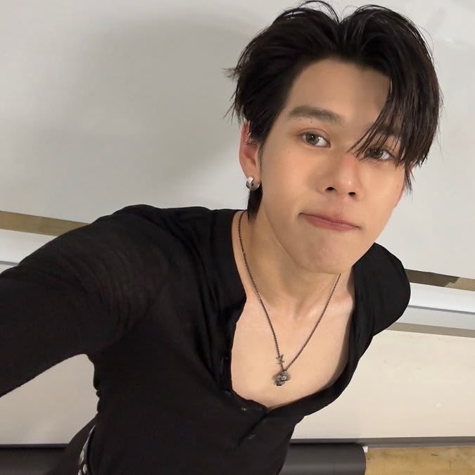 fridaepm's tweet photo. เสื้ออะไรใส่อีกนะ นะ นะ 🥺🥺🥺🥺🥺🥺 https://t.co/zaO1tGvrds