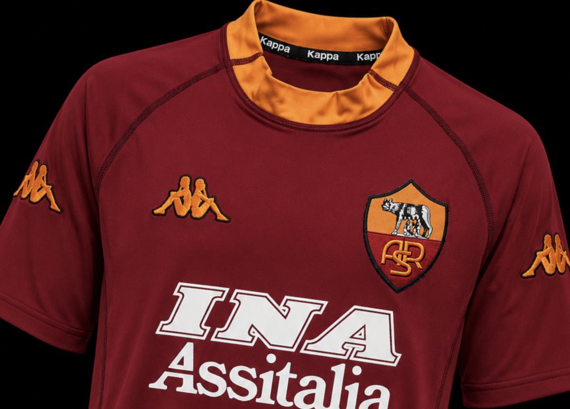 Top4_fb's tweet photo. Top 4 ( Roma kits 👕 ) of all time https://t.co/w5c0ysD8ll