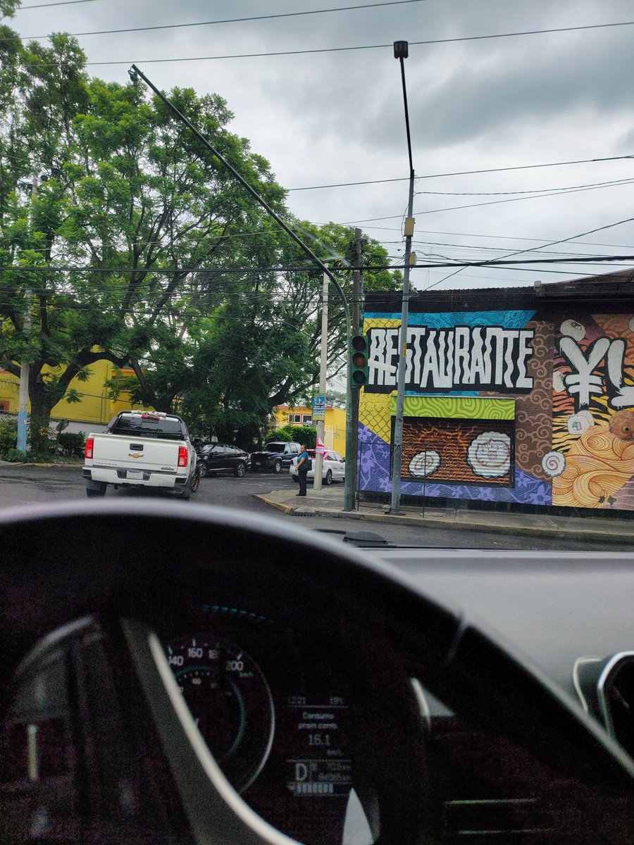 bety_peniche's tweet photo. Siguen los semáforos descompuestos prolongación zapata y calzada de la viga unidad modelo alcaldía Iztapalapa @OVIALCDMX https://t.co/ZZn7poqz3R