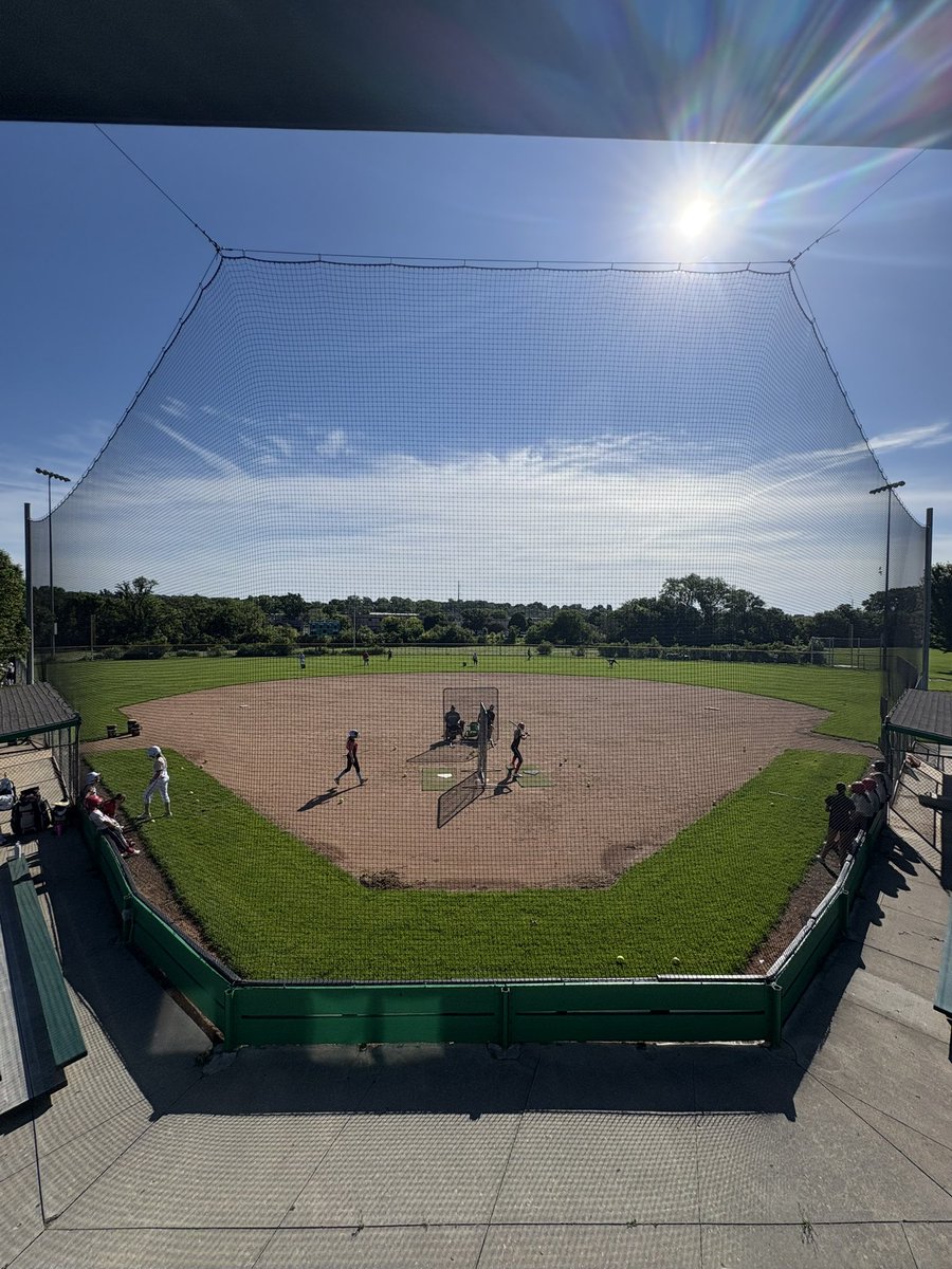 SkuttSoftball's tweet photo. Great middle school camp!! Lots of talented kids on campus. Fun to see everyone. Make sure to come watch us play this Fall. Roll Hawks💚 https://t.co/GBb1FU2oGZ