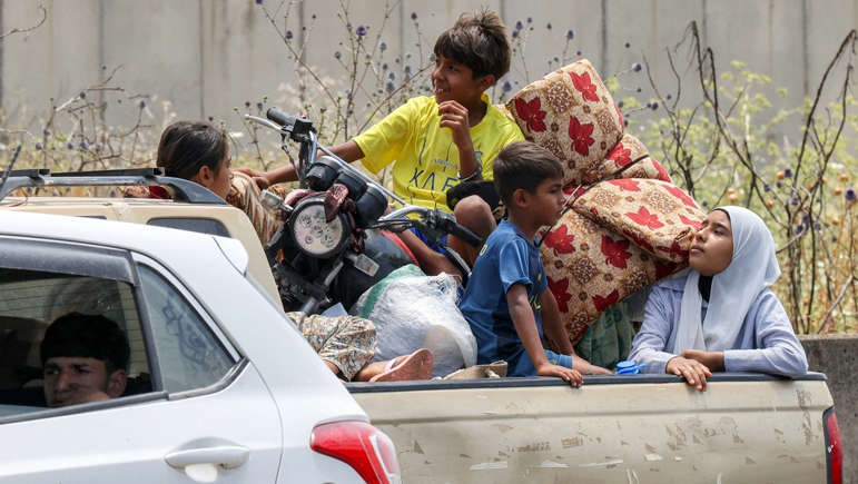 SaveSJarrah's tweet photo. #Lebanon
#israel has issued a massive forced displacement order targeting the ancient southern city of #Tyre.
Under the threat of imminent bombardment, hundreds of thousands of residents—explicitly including those in Tyre’s historic Christian Quarter—are being forced to flee. https://t.co/qksvcQOZ2U