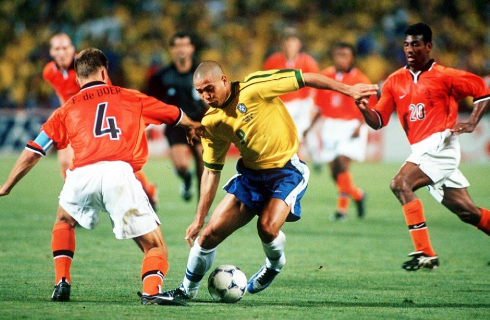 bandsports's tweet photo. Brasil nas Copas: 1998, de novo em mais uma final
Saiba mais ➡️ https://t.co/7g01dtkJFj
#SelecaoBrasileira #Brasil #CopaDaFranca #Copa1998 #CopadoMundo #FIFAWorldCup #Bandsports https://t.co/IpnYez3eOK