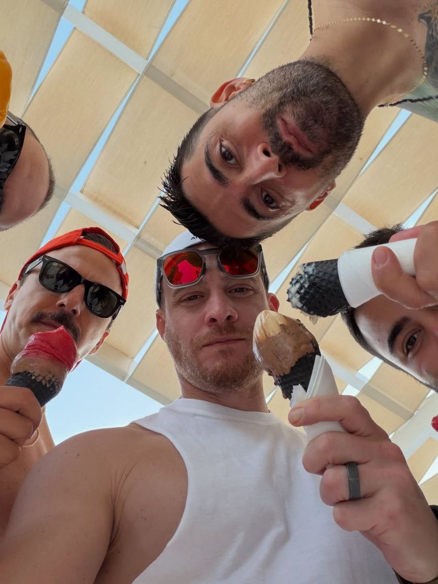 MarinaSaley's tweet photo. Kerem Bürsin won a medal, found a starfish, and ate tons of ice cream with friends. The best weekend of the best man! 😍 Thank you for sharing such lively moments with us!❤️
#KeremBürsin https://t.co/mw7nlzv6T6