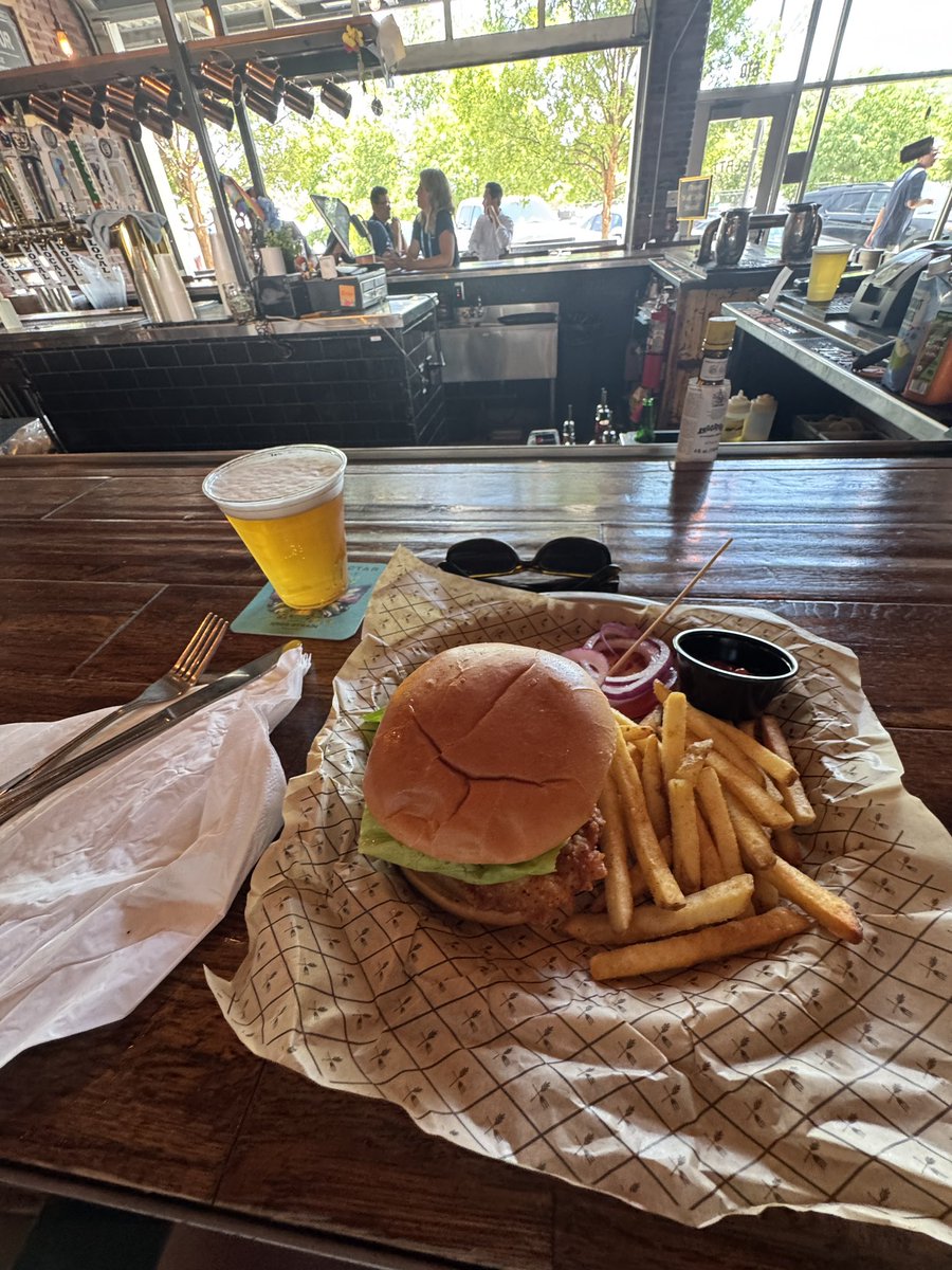 danfoster1918's tweet photo. Got a call to have my business at the CWS 3 days ago (It’s golf and will be at the Baseball Village) My father’s best friend died this morning. I’m alone working my setup and processing this loss alone. Voodoo Ranger and Dixie Fried Chicken sandwhich https://t.co/InZ3dGStPr