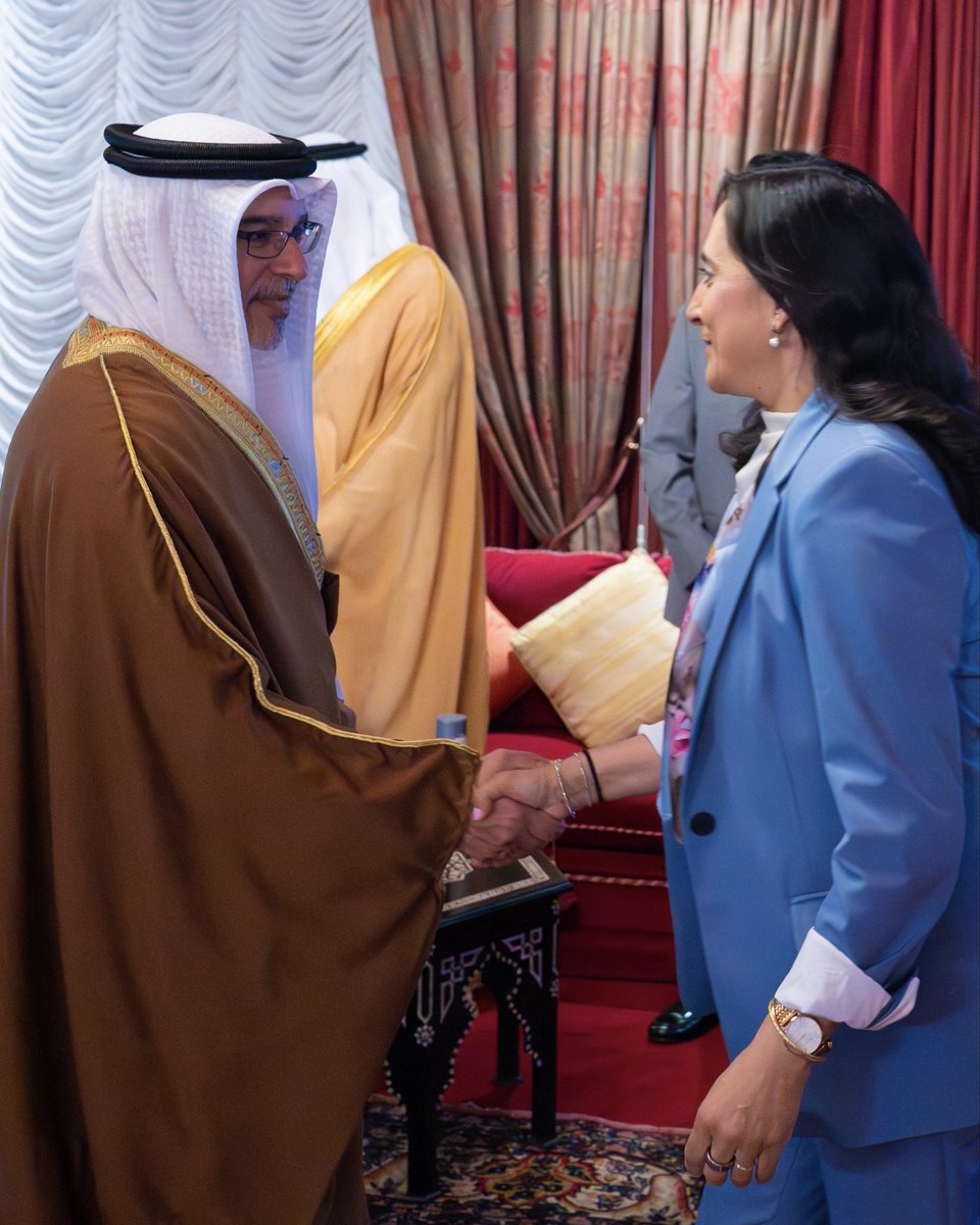 Minister Anand shaking hands with His Royal Highness Crown Prince and Prime Minister Salman bin Hamad Al Khalifa of Bahrain.